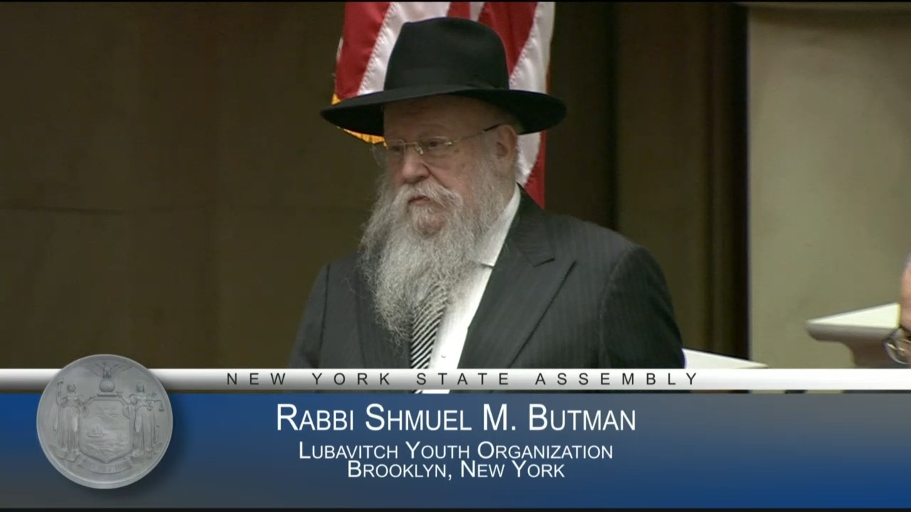 Rabbi Butman Provides the Opening Prayer of Session