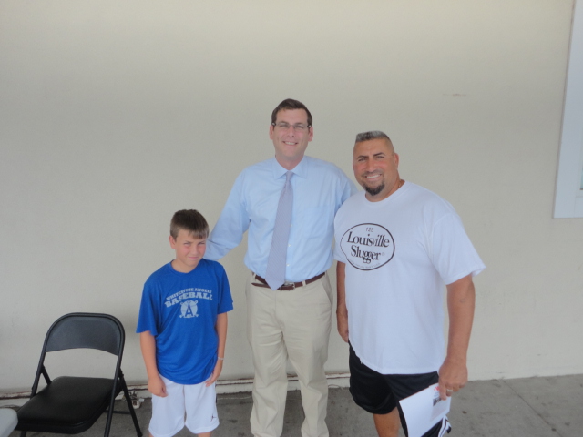 On Saturday, August 10, 2013, Assemblyman Braunstein hosted a Mobile District Office near the Key Food in the Whitestone Shopping Center.