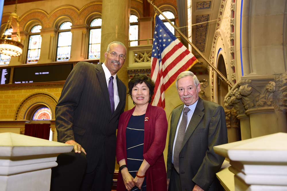 Assemblyman Aubry in chamber with Consulate General of the People’s Republic of China, Zhang Qiyue and Assemblyman Peter J. Abbate