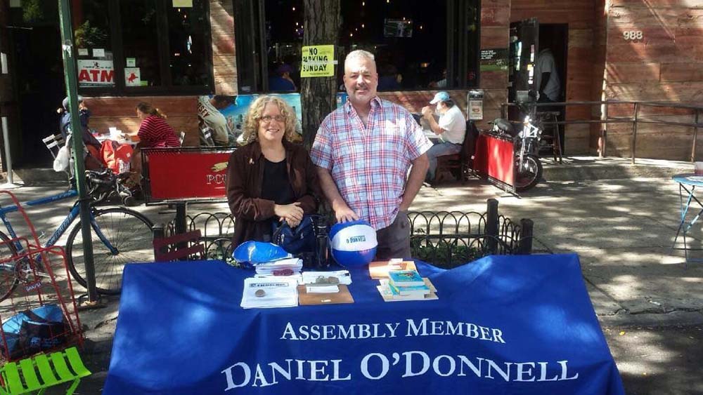 Assembly Member O'Donnell participates in the Columbus Amsterdam BID Family Days.