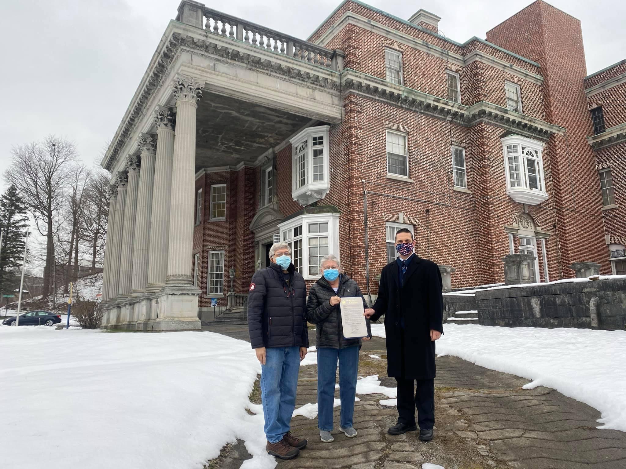 From left to right: Karl Andrzejczyk, Christine Andrzejczyk and Assemblyman Angelo Santabarbara